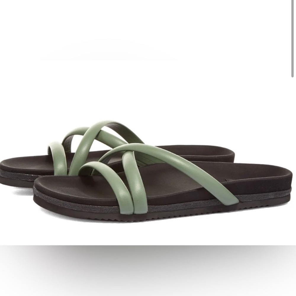 ROAM Green Sandals - SIZE 38 / US 8